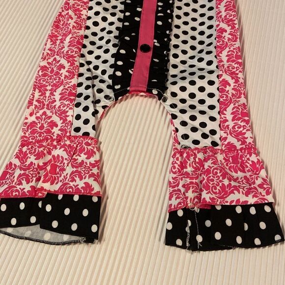 Boutique Romper Ruffled Legs Polka Dot & Damask 9 Month - Picture 2 of 5